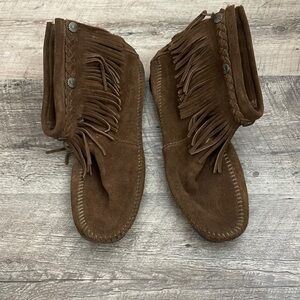 Minnetonka ankle boot moccasins